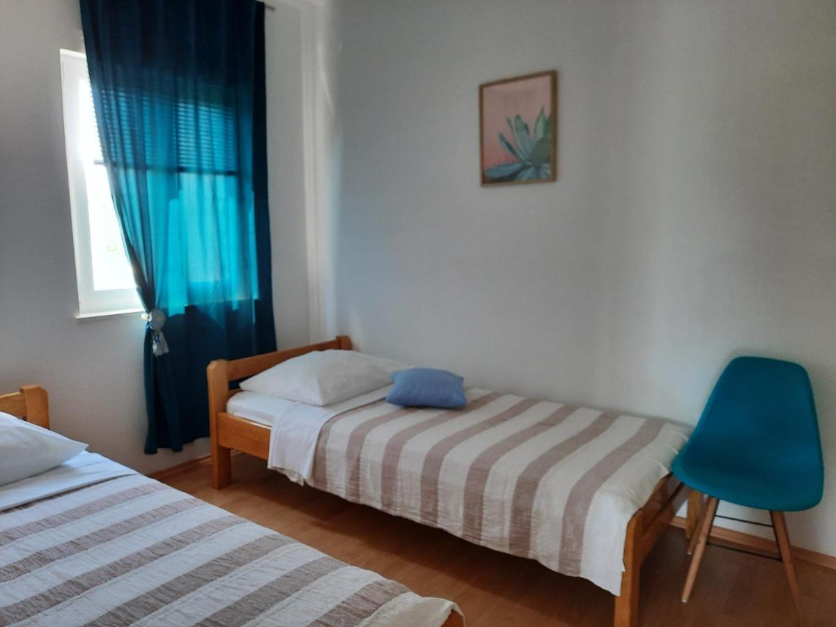 Apartmani Ivica Krk Town Exterior foto