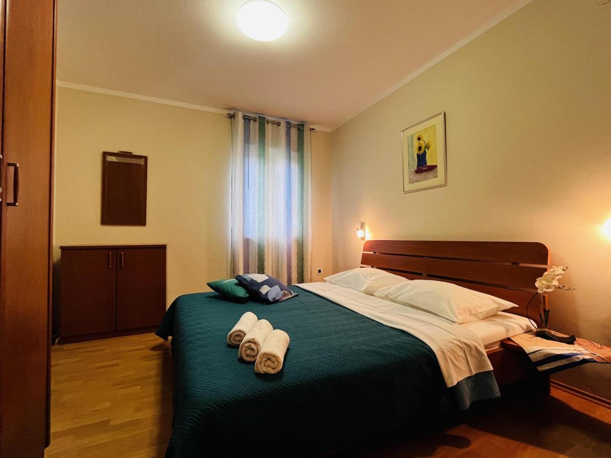 Apartmani Ivica Krk Town Exterior foto