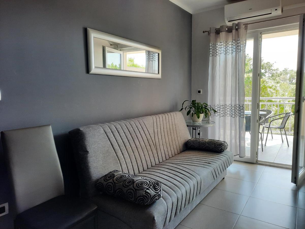 Apartmani Ivica Krk Town Exterior foto